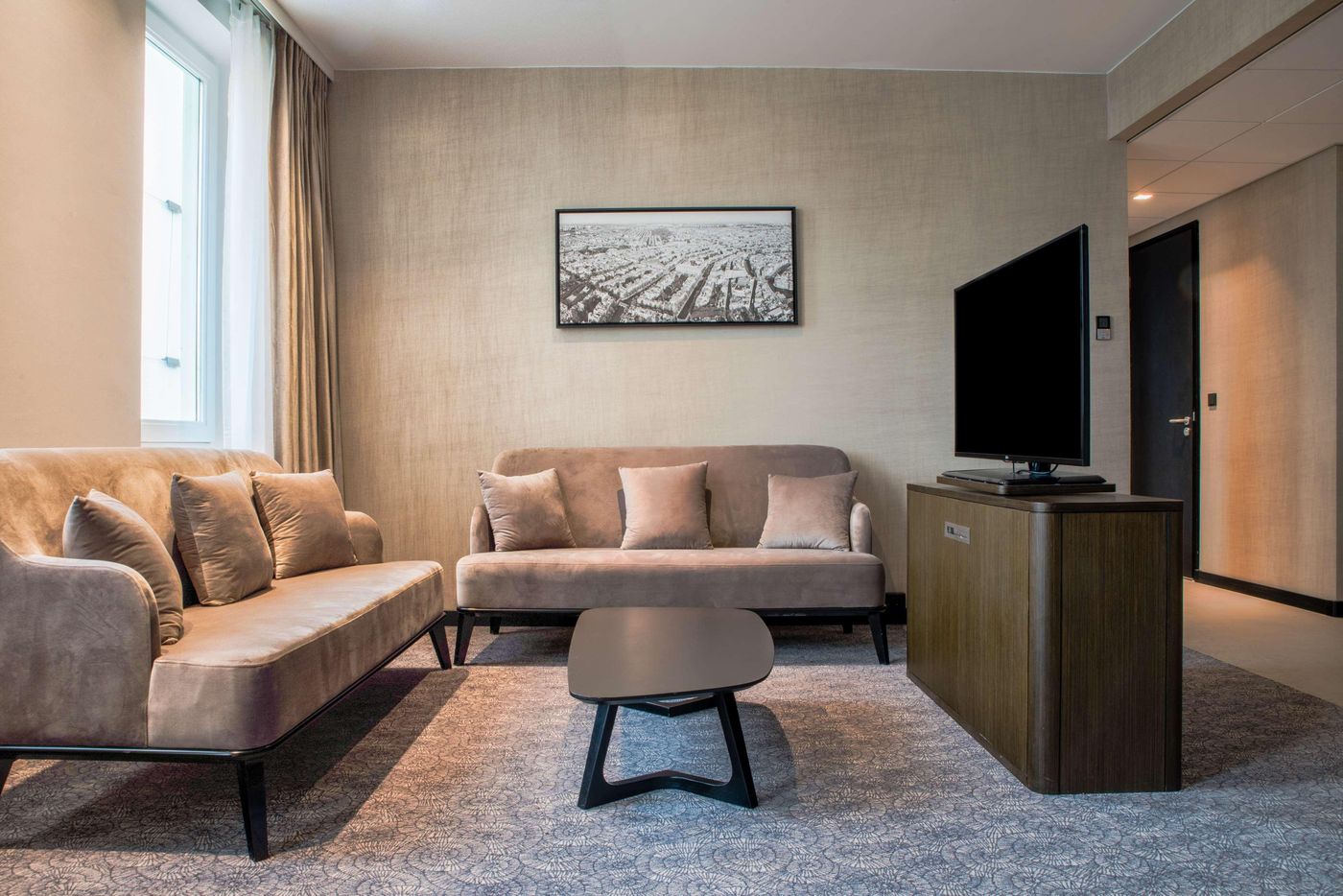 Radisson-Hotel---Suites-Amsterdam-South-Room-7