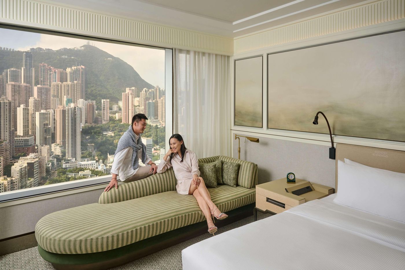 Island-Shangri-La-Hong-Kong-Room-37