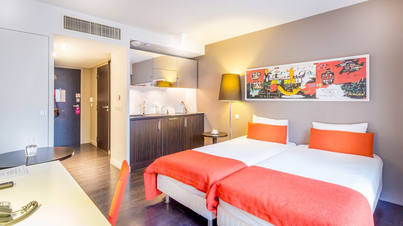 Hipark-Design-Suites-Nice-Room-8