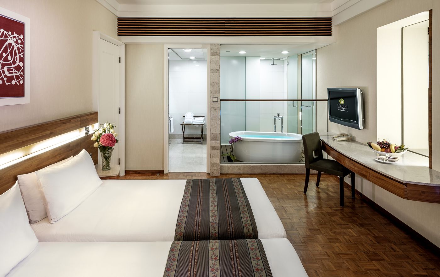 Nina-Hotel-Causeway-Bay-Room-14