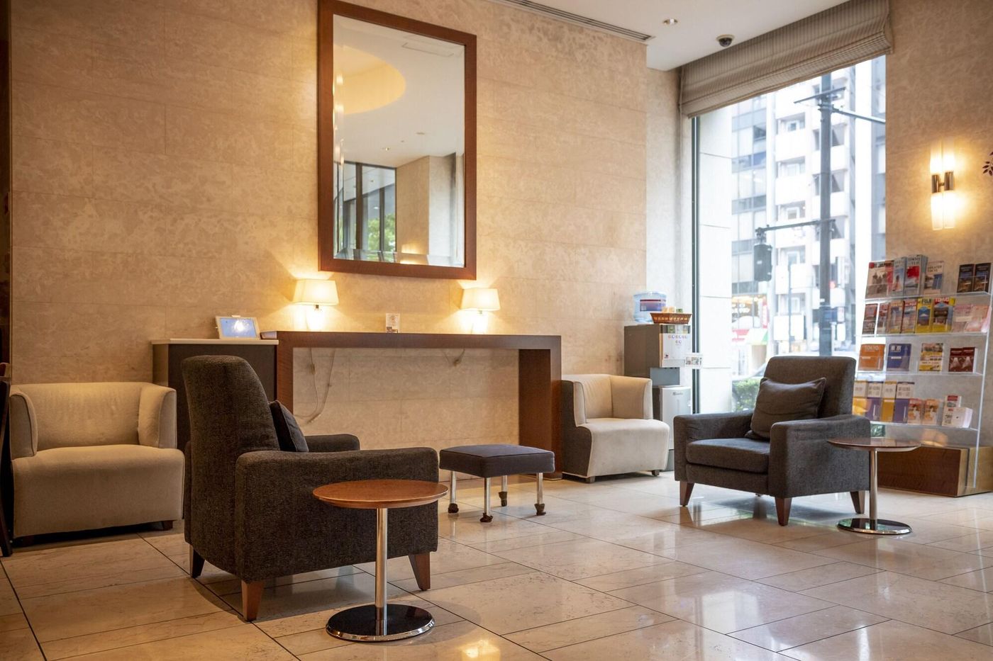 Hotel Keihan Tokyo Yotsuya-Japan-Tokyo-Lobby-3