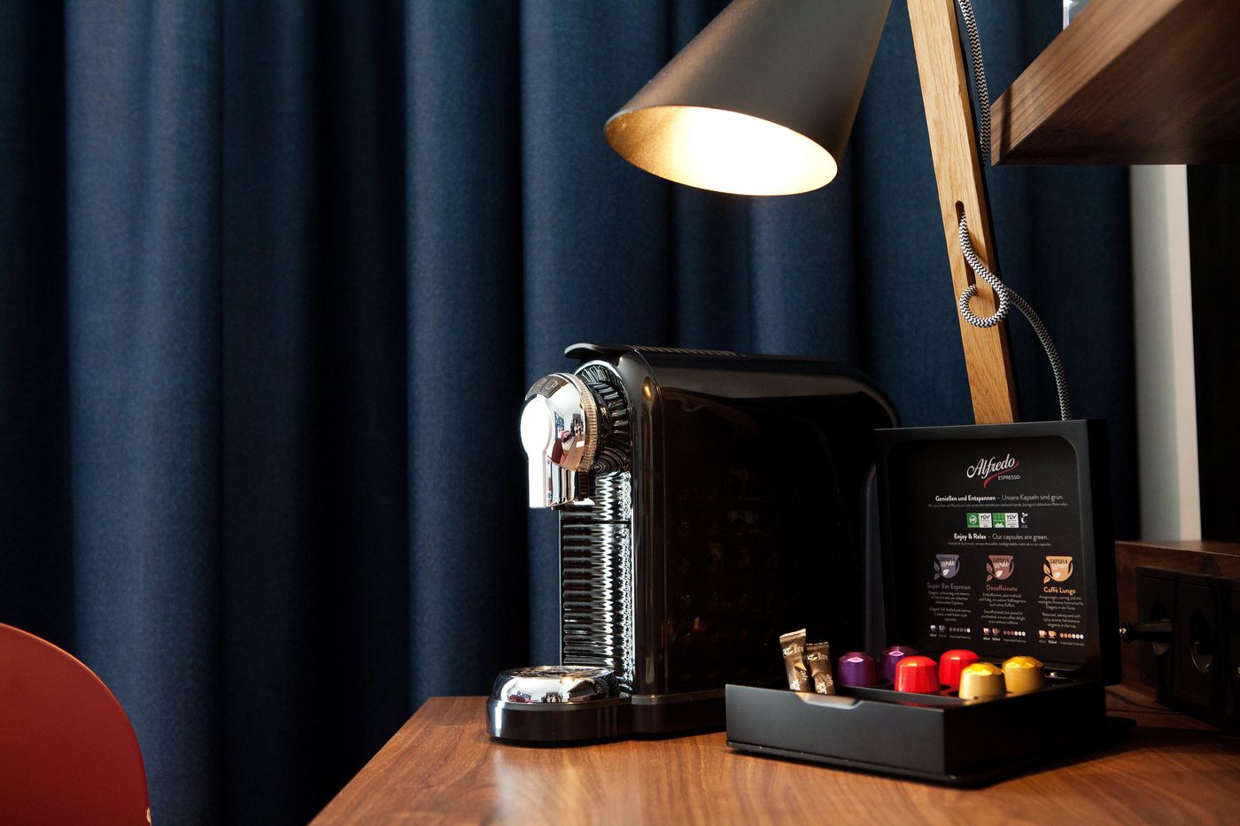 Hotel-Indigo-Berlin---East-Side-Gallery-Room-27