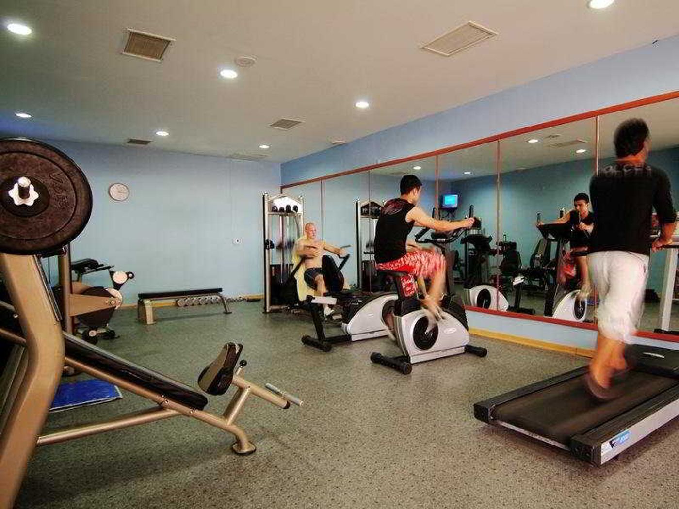 Sailor-s-Beach-Club-Sports-and-Entertainment-22