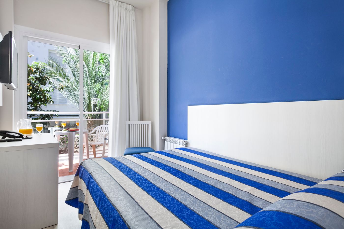 Best-Oasis-Park-Room-10