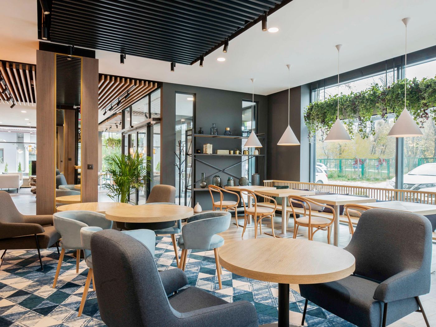 Ibis-Styles-Krakow-East-Bar-2