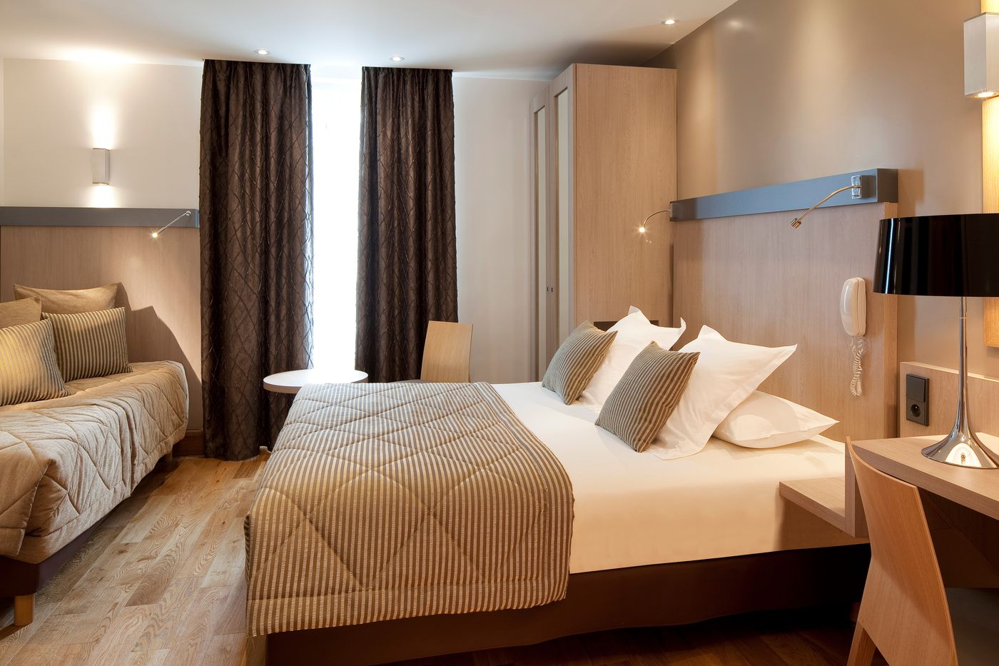 Tourisme-Avenue-Room-5