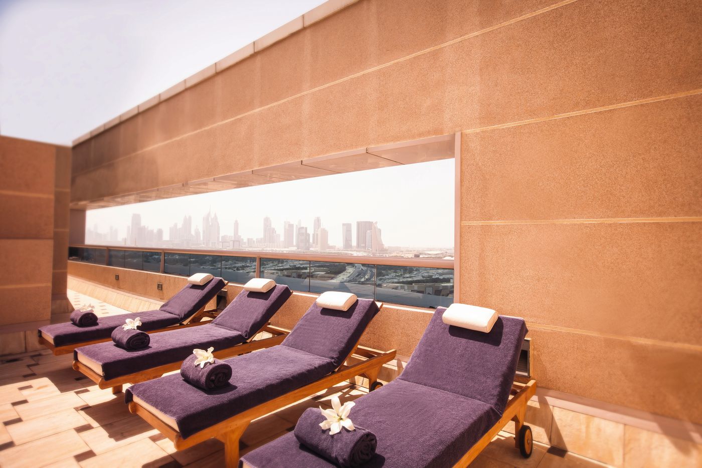 Movenpick-Bur-Dubai-Pool-74