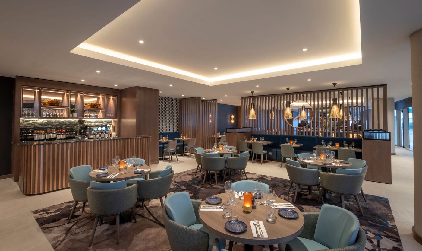 Clayton-Hotel-Cardiff-Lane-Restaurant-6