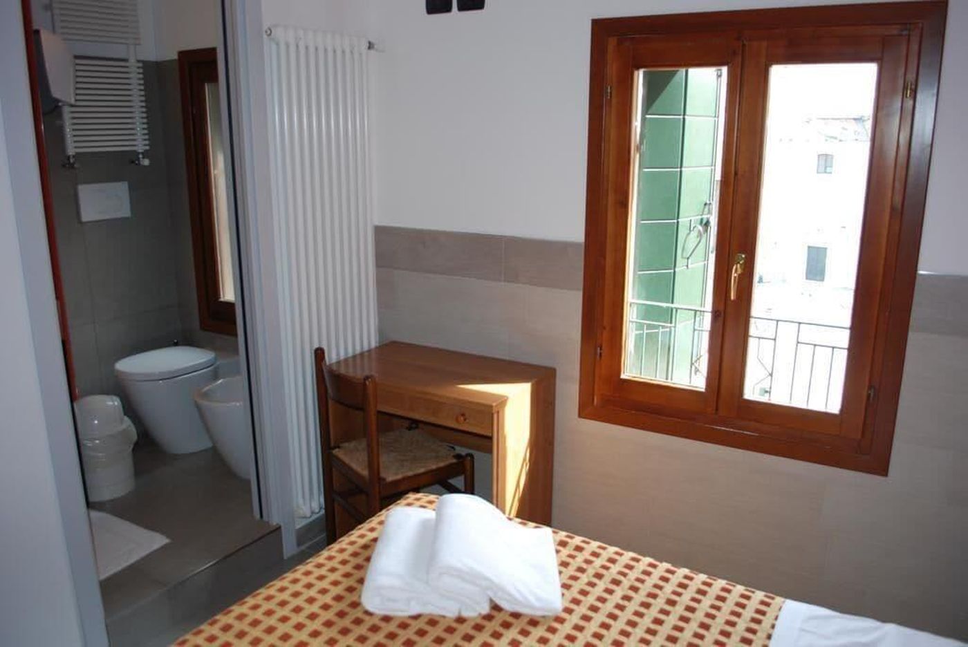 San Geremia-Italy-Venezia-Room-9