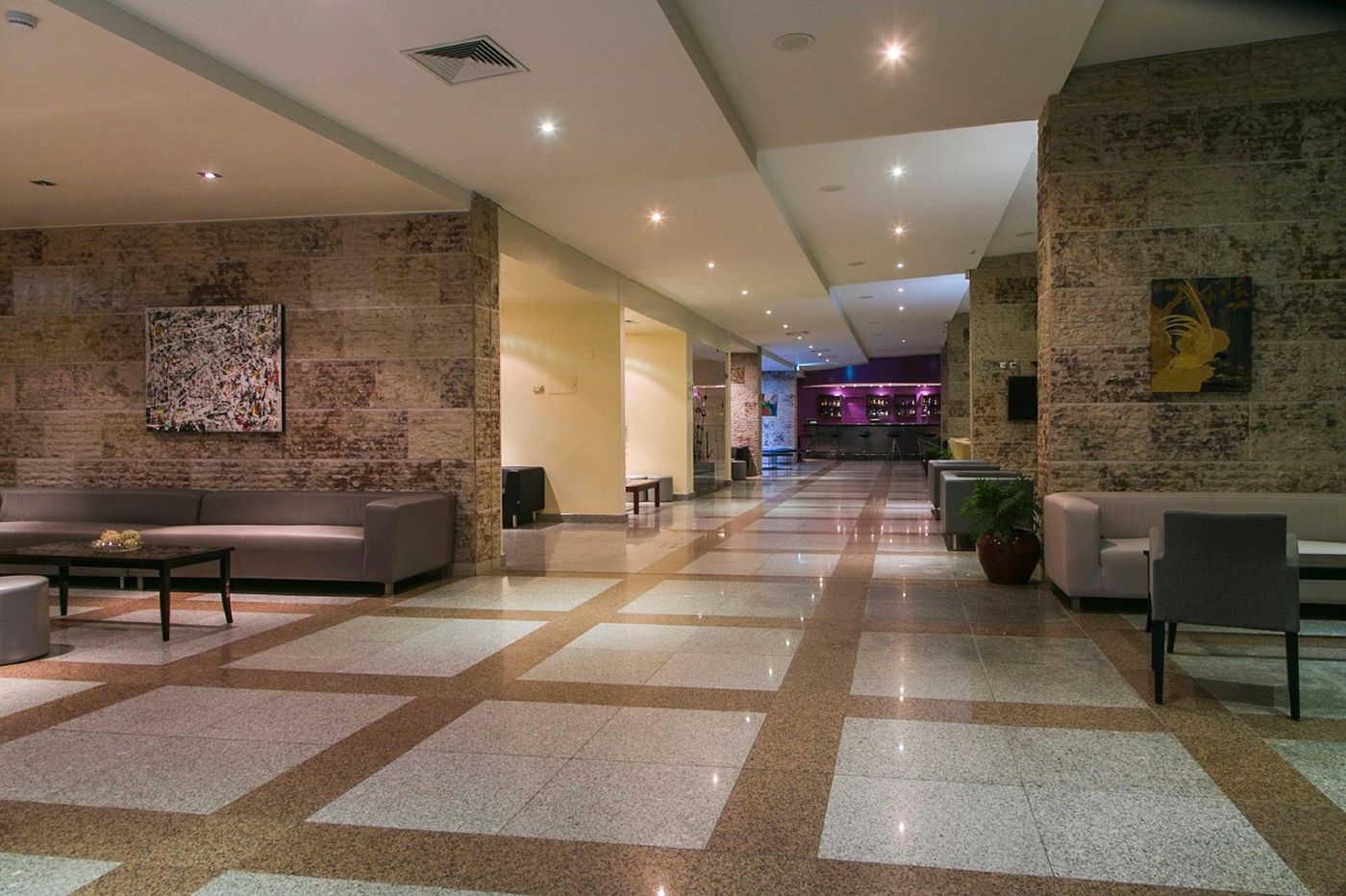 Tryp-Lisboa-Caparica-Mar-Hotel-Lobby-19