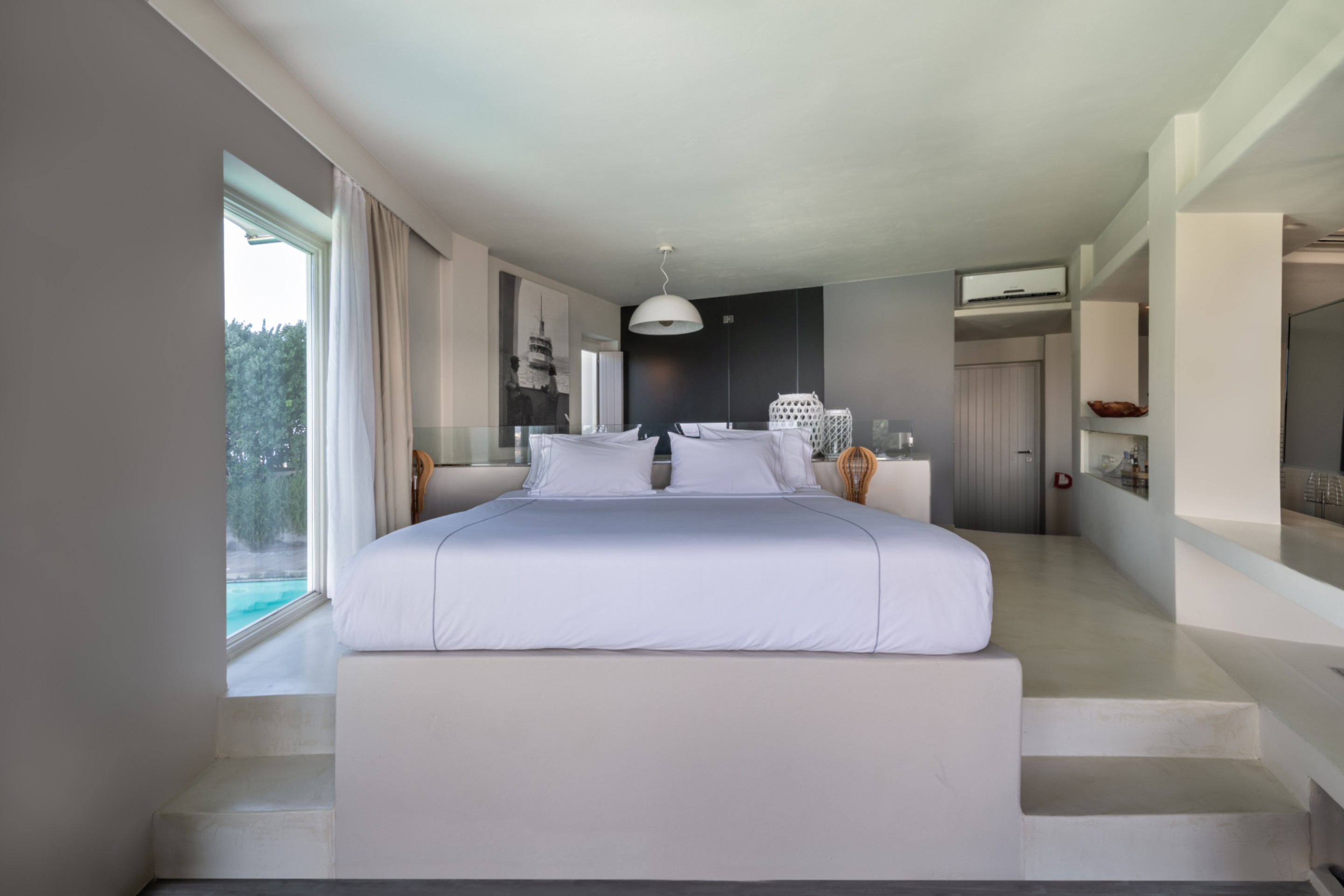 West-East-Suites-Room-33