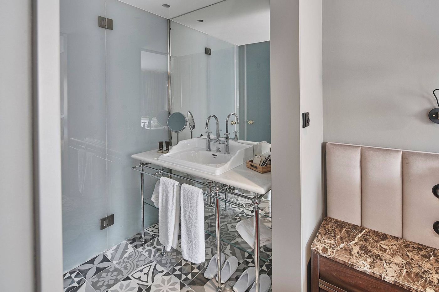 O-Artista-Suites-By-Europe-Room-20