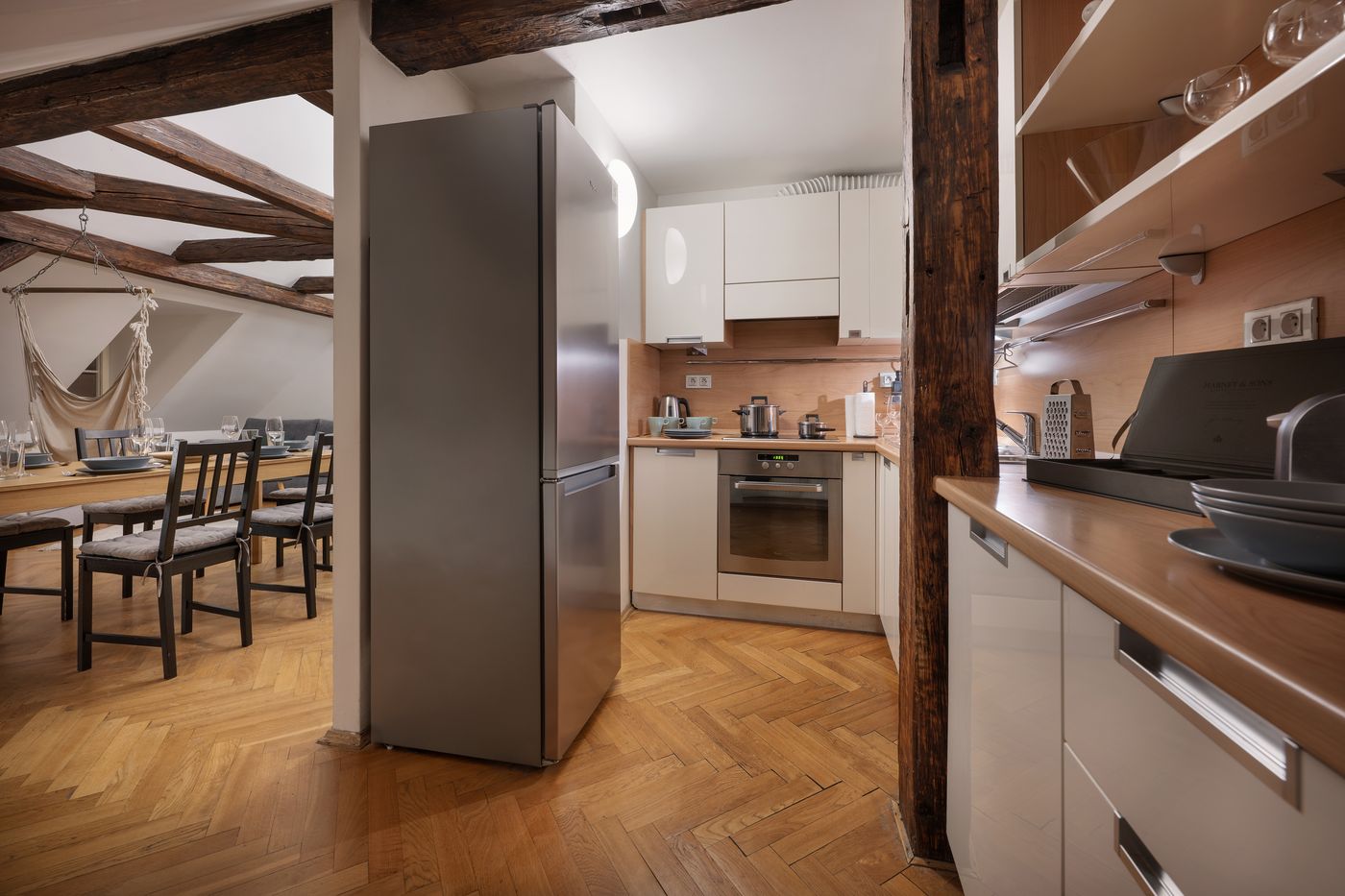 Boutique-Apartments-White-Swan-Room-13