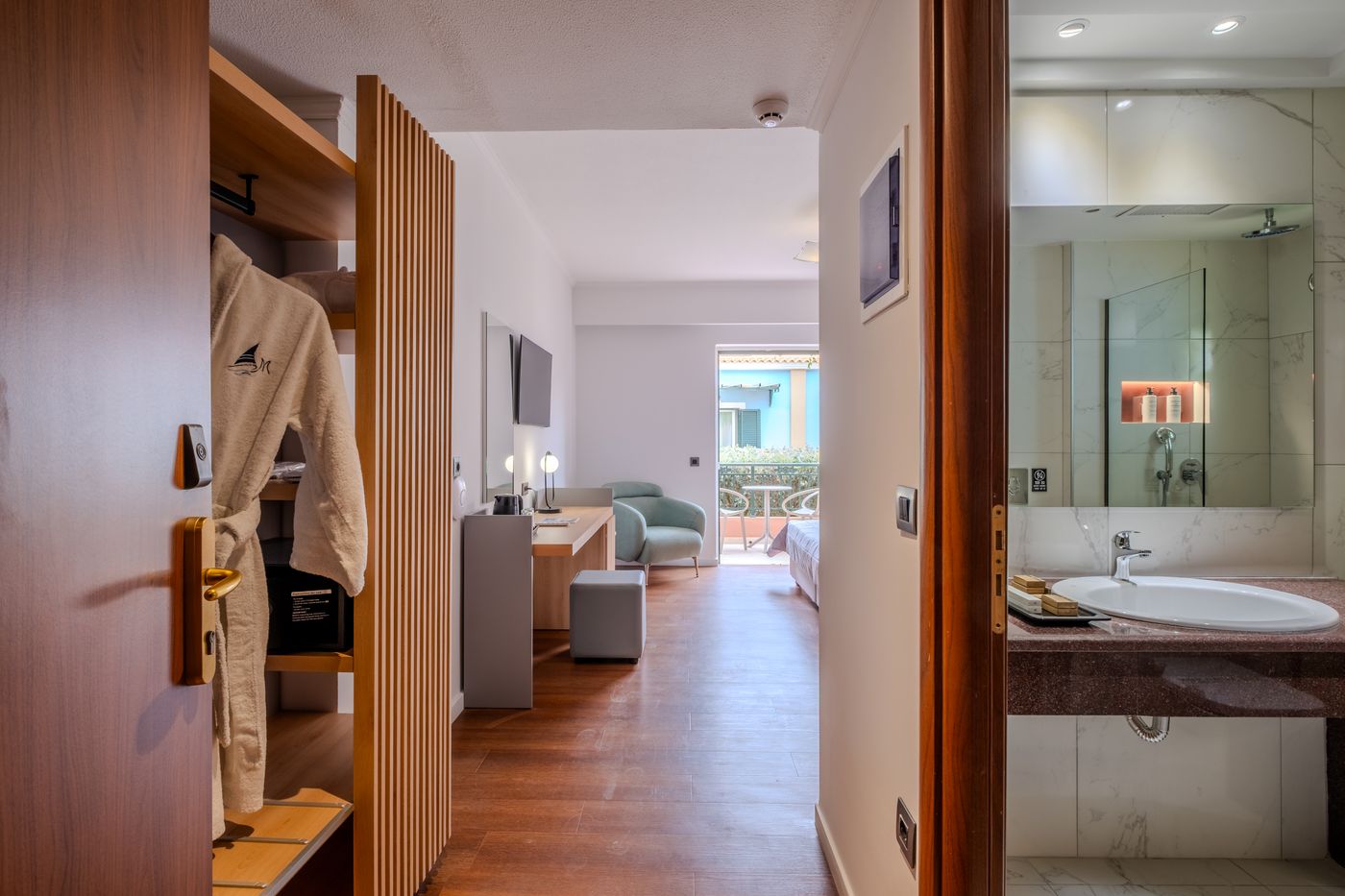 Hotel-Mediterranean-Beach-Room-35