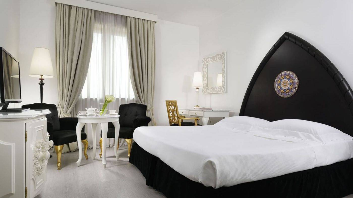 Una-Palace-Hotel-Room-7