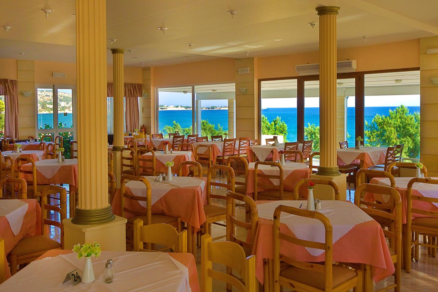 Ilyssion-Hotel-Restaurant-25
