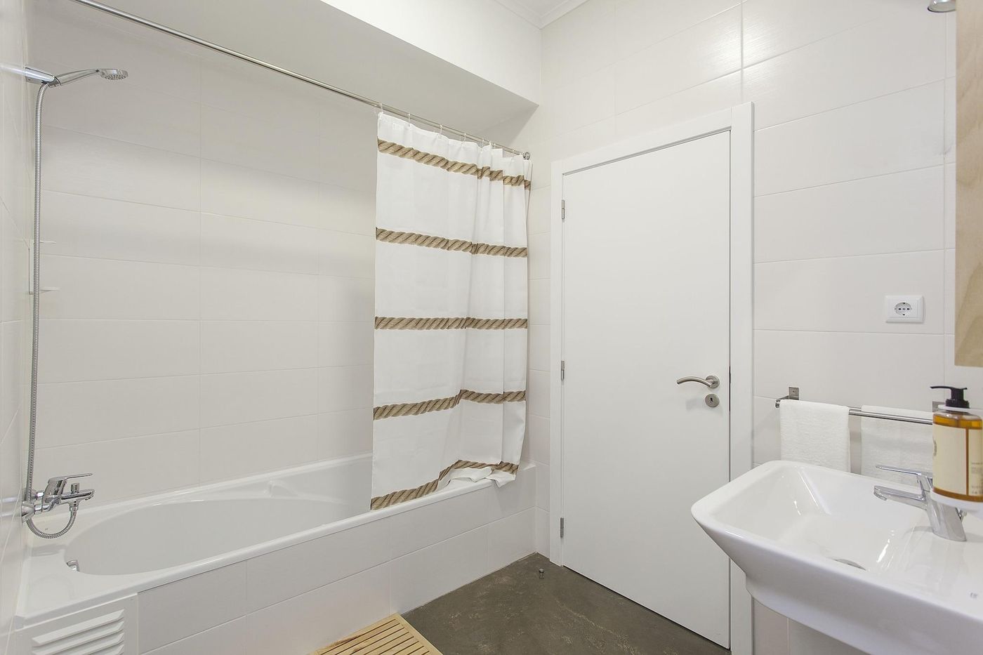 Emporium-Lisbon-Suites-Room-77