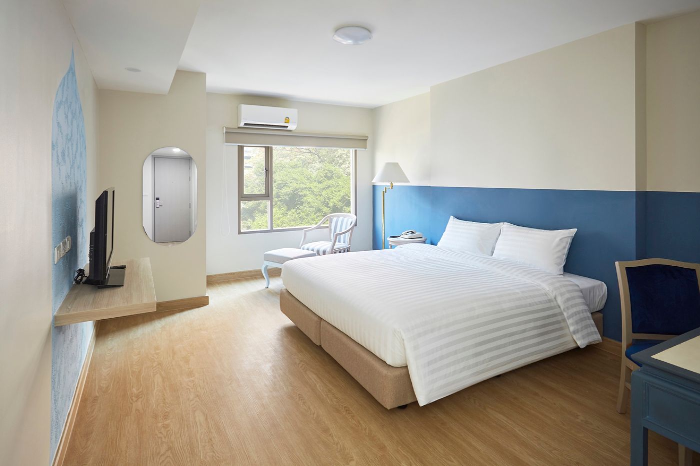 56-Surawong-Hotel-Bangkok-Room-4