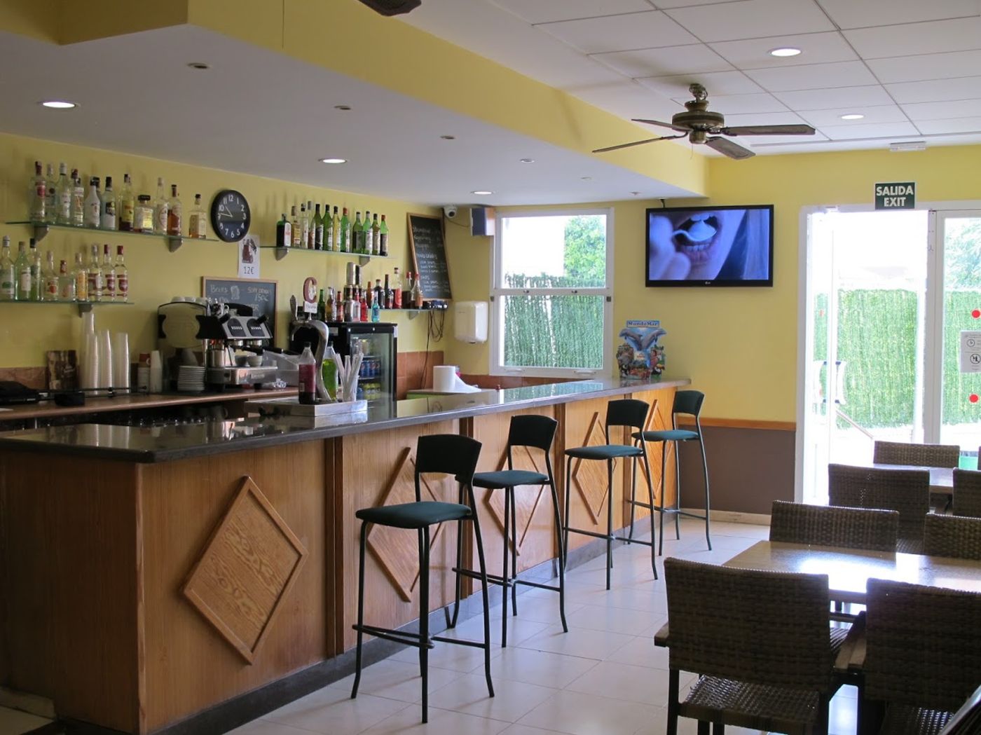 Playamar-Apartamentos-Bar-18