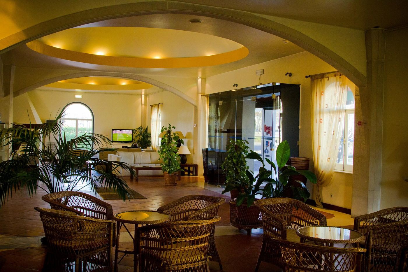 Dom Fernando-Portugal-EVORA-Lobby-4