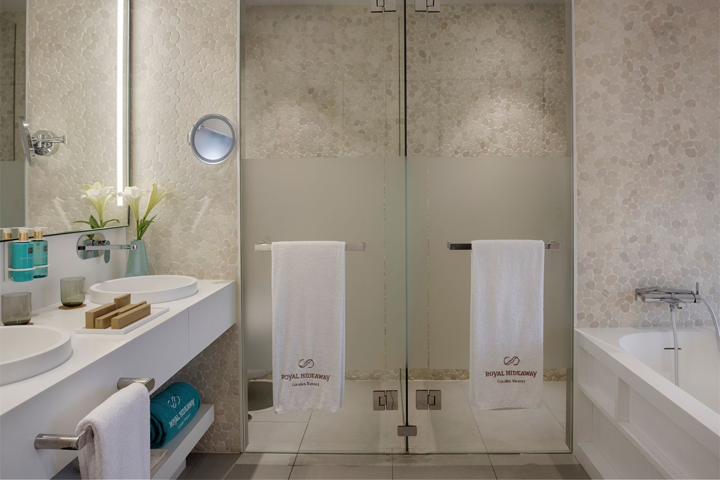 Royal-Hideaway-Corales-Suites--part-of-Barcel---Hotel-Group-Room-36