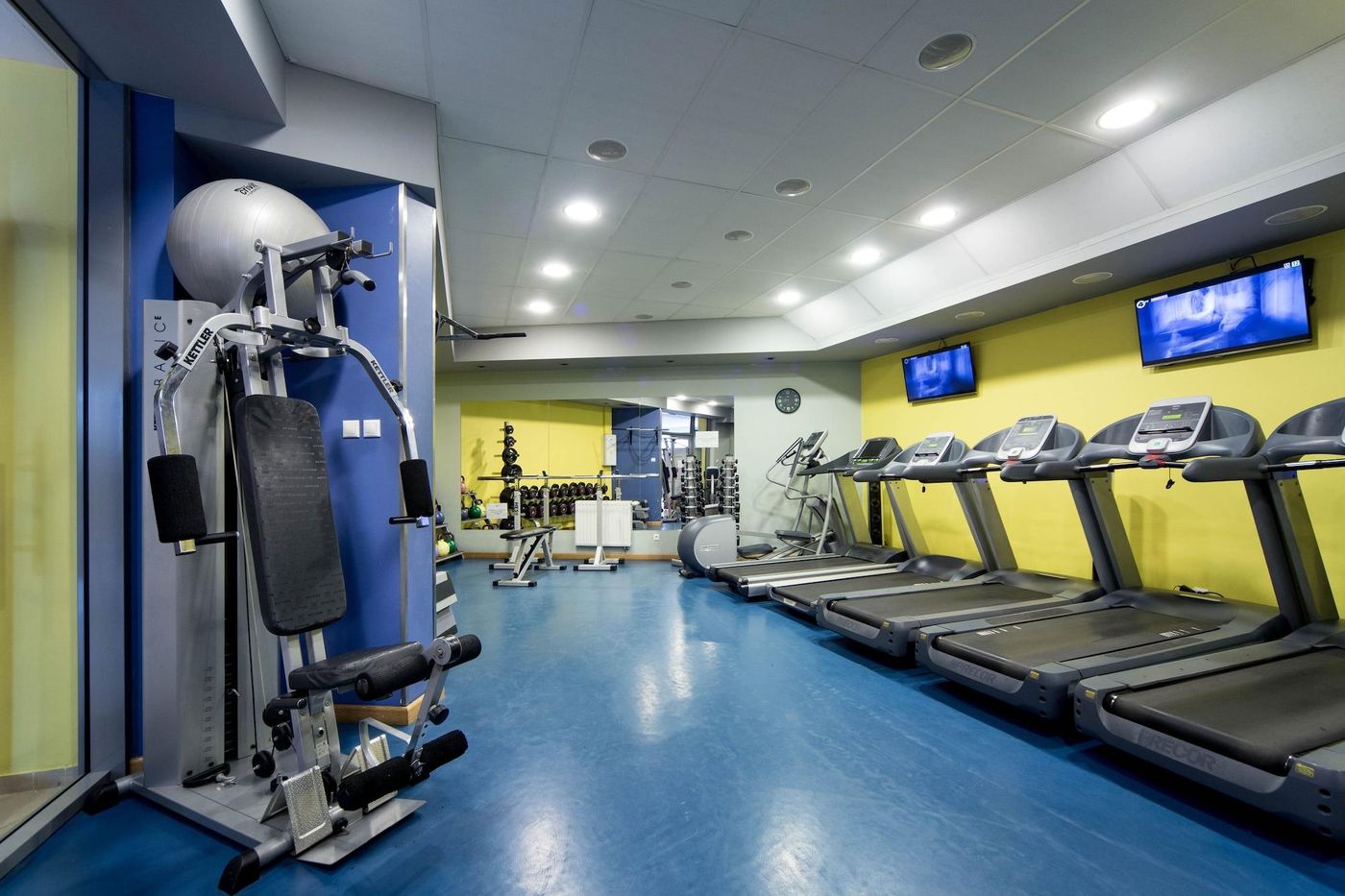 A11-Apartments-Spa-Dermique-Sports-and-Entertainment-68