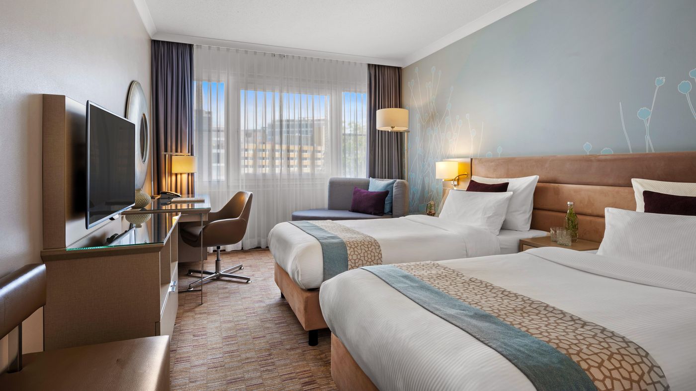 Crowne-Plaza-Berlin-City-Centre-Room-30