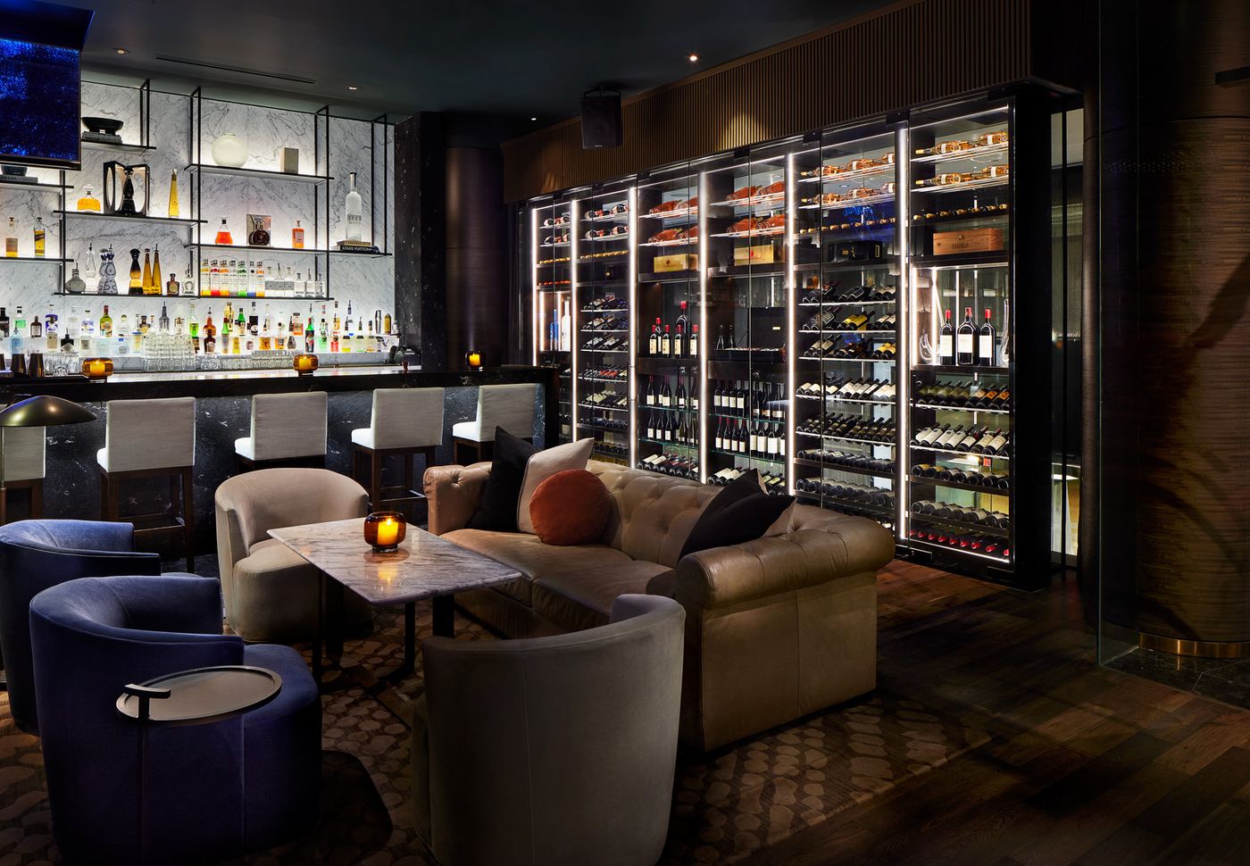 Paradox-Hotel-Vancouver-Restaurant-19