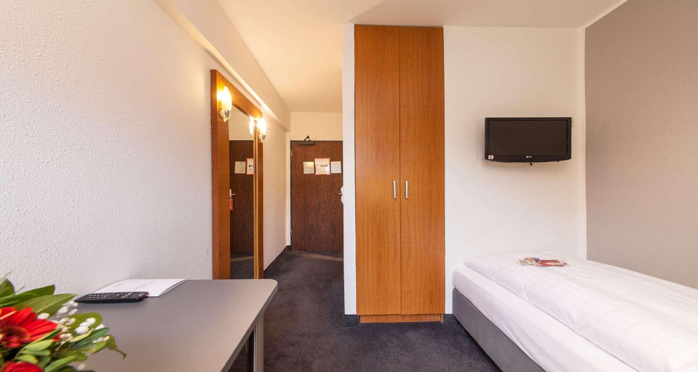 Sure-Hotel-by-Best-Western-Muenchen-Hauptbahnhof-Room-39