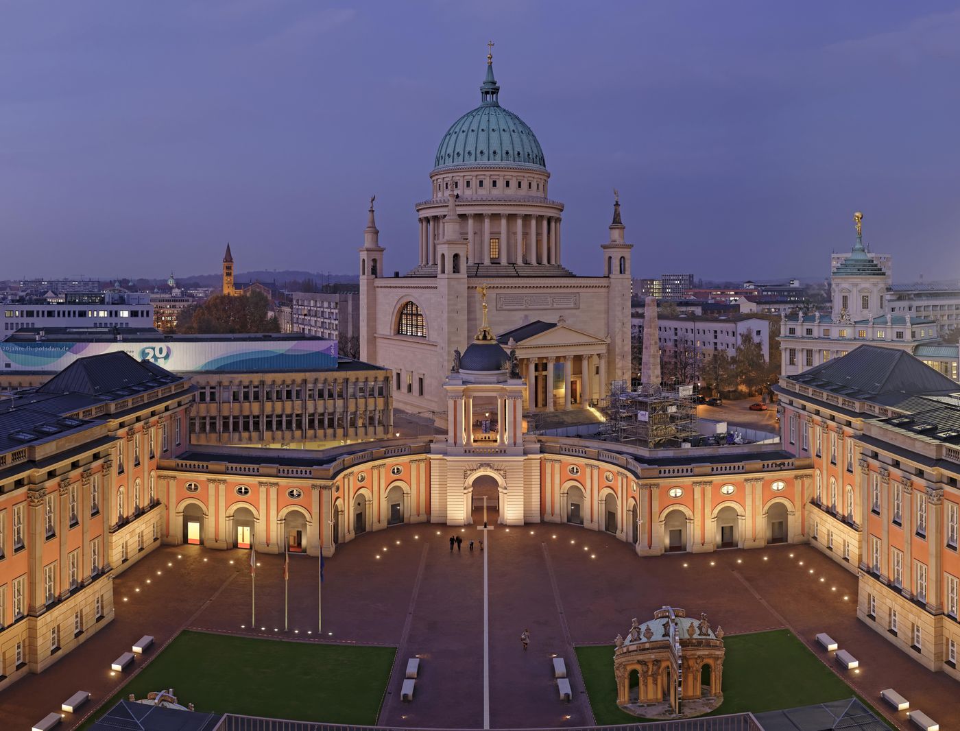 Holiday-Inn-Express-and-Suites-Potsdam-General-view-4