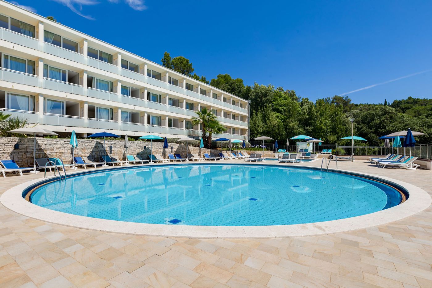 Sunny-Rabac-by-Valamar-Pool-2