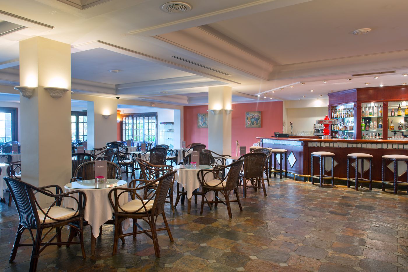 Bluebay-Banus-Bar-55