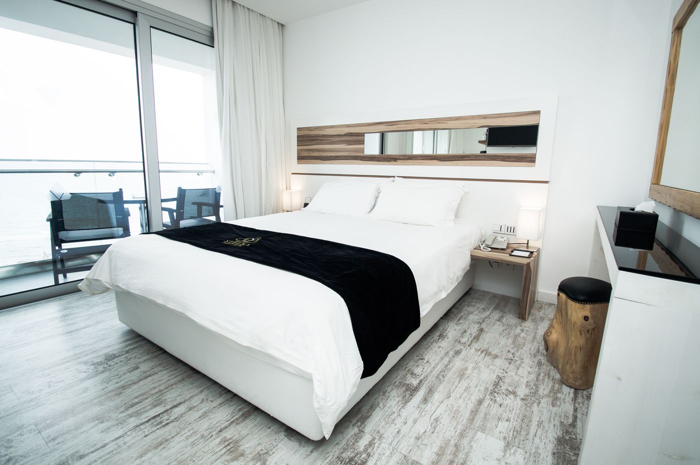 The-Ciao-Stelio-Deluxe-Hotel-Room-17