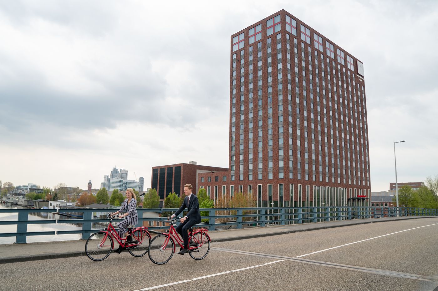 Leonardo-Royal-Hotel-Amsterdam-Sports-and-Entertainment-8