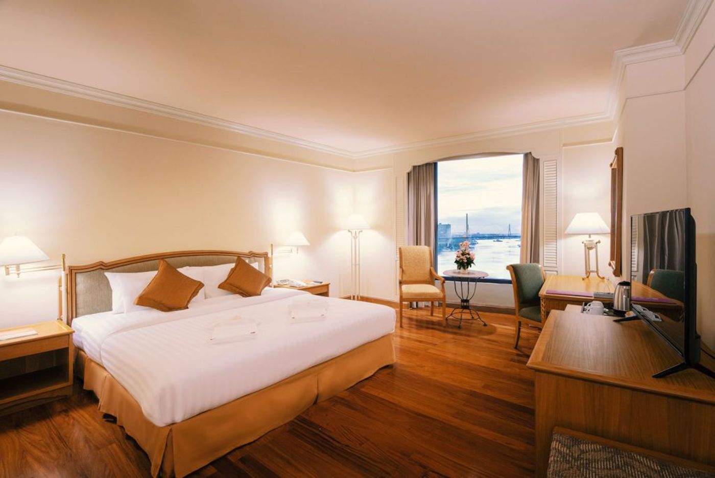 Montien-Riverside-Bangkok-Hotel-Room-26