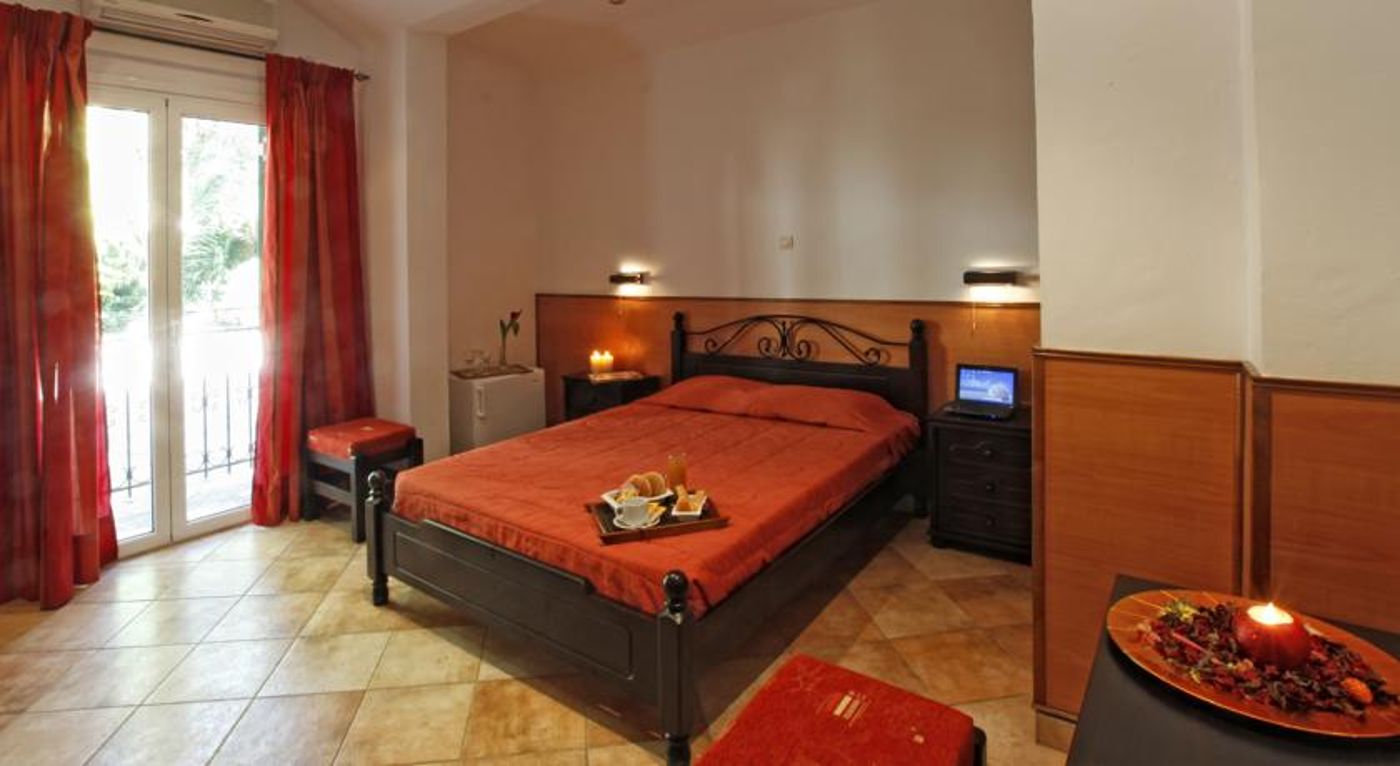 Galaxias & Eyan Hotel