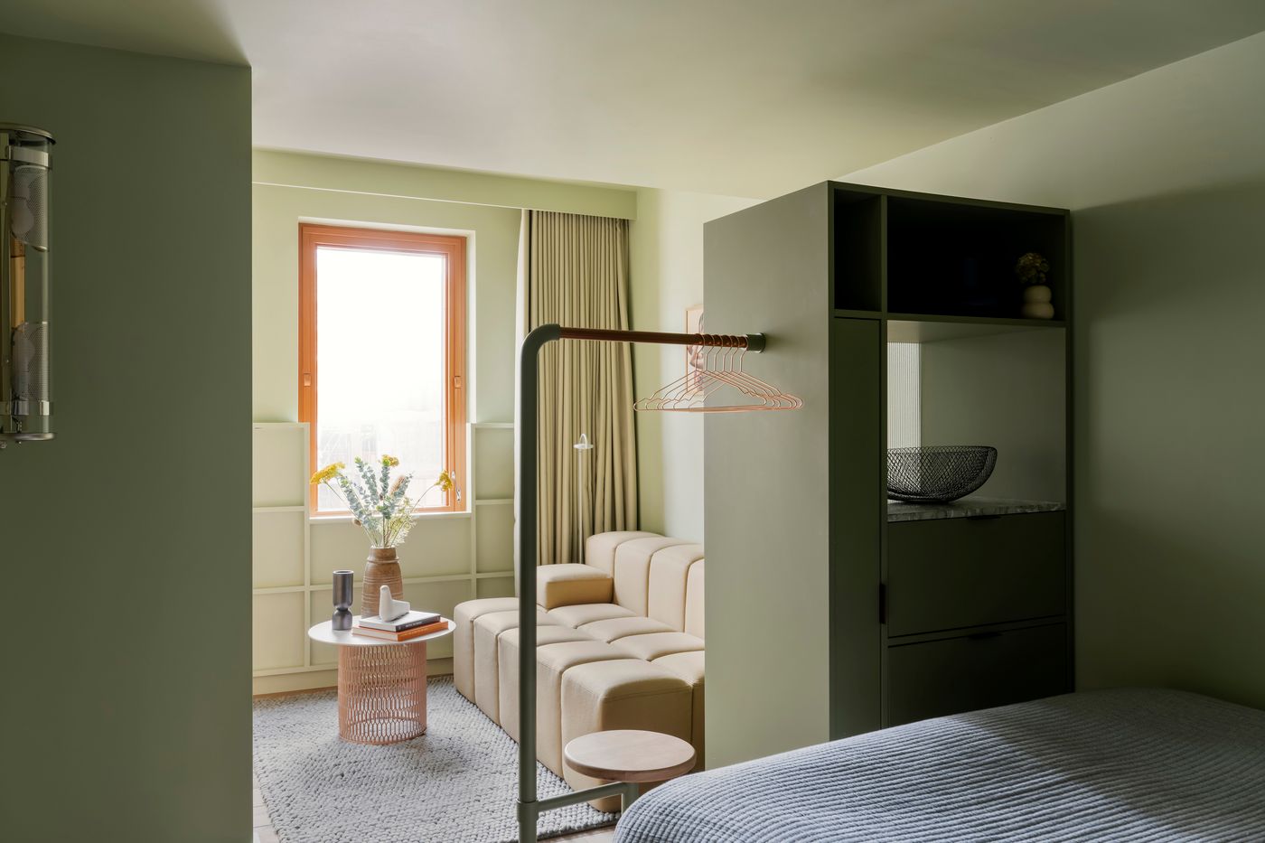 Locke at Broken Wharf, Millennium Bridge - United Kingdom - London - Room - 0