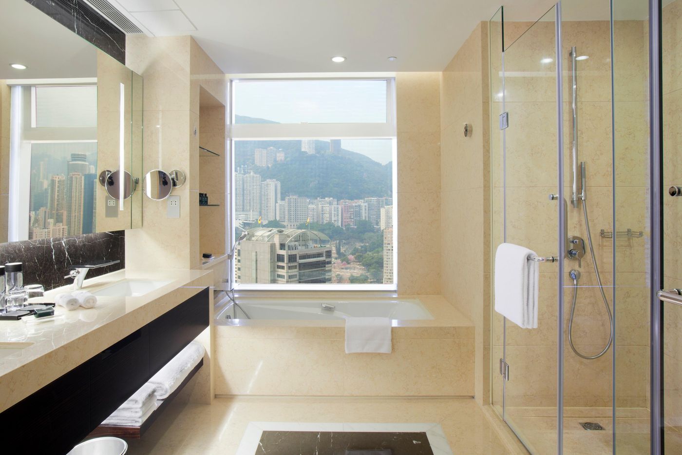 Crowne-Plaza-Hong-Kong-Causeway-Bay-Room-27