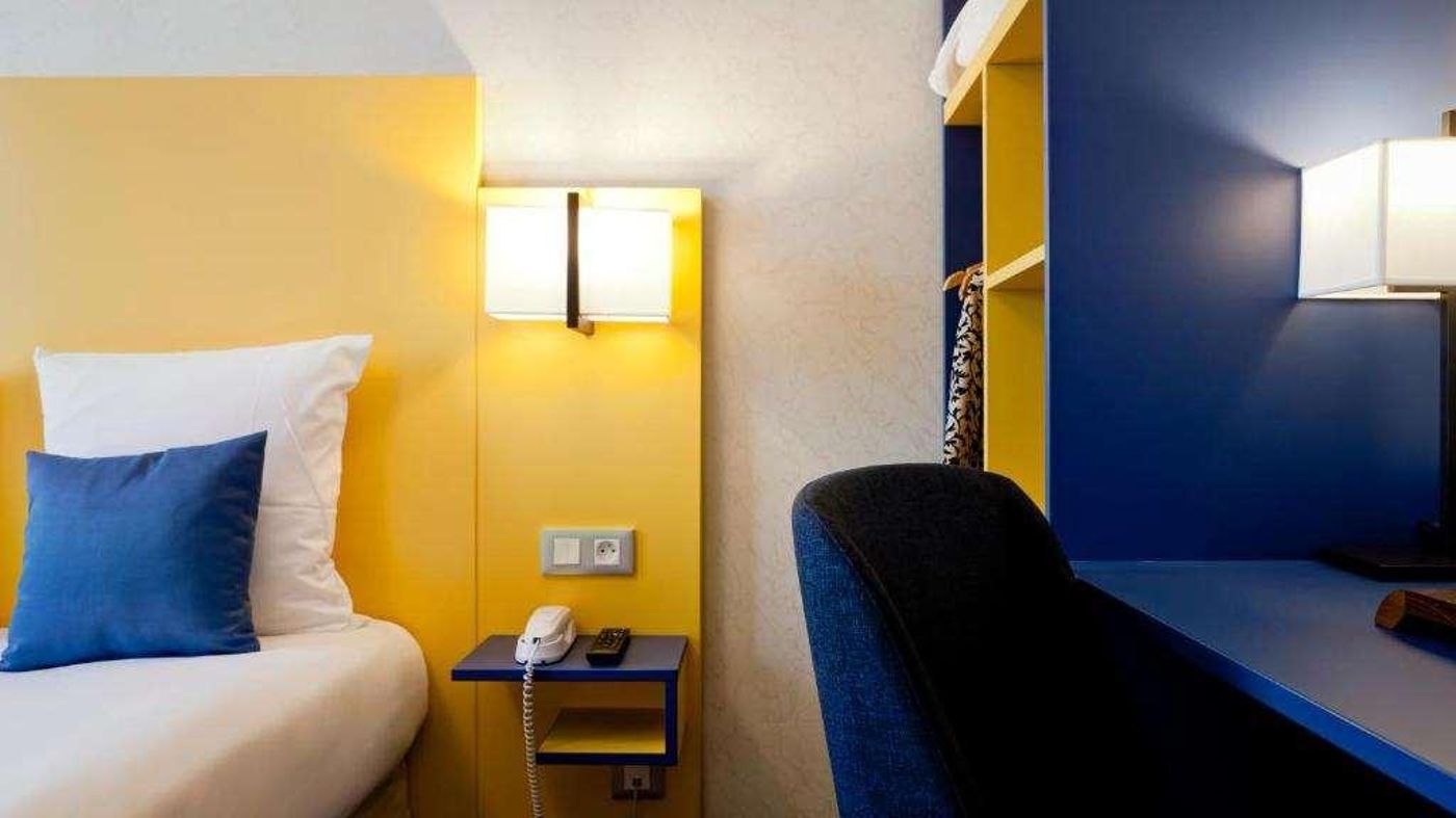 Hotel des Remparts - France - LYON - Room - 10