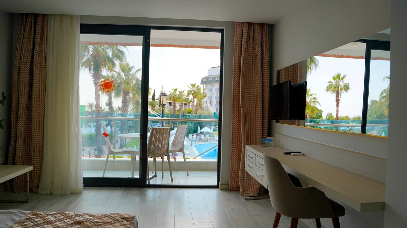 Club-Aqua-Plaza-Room-41