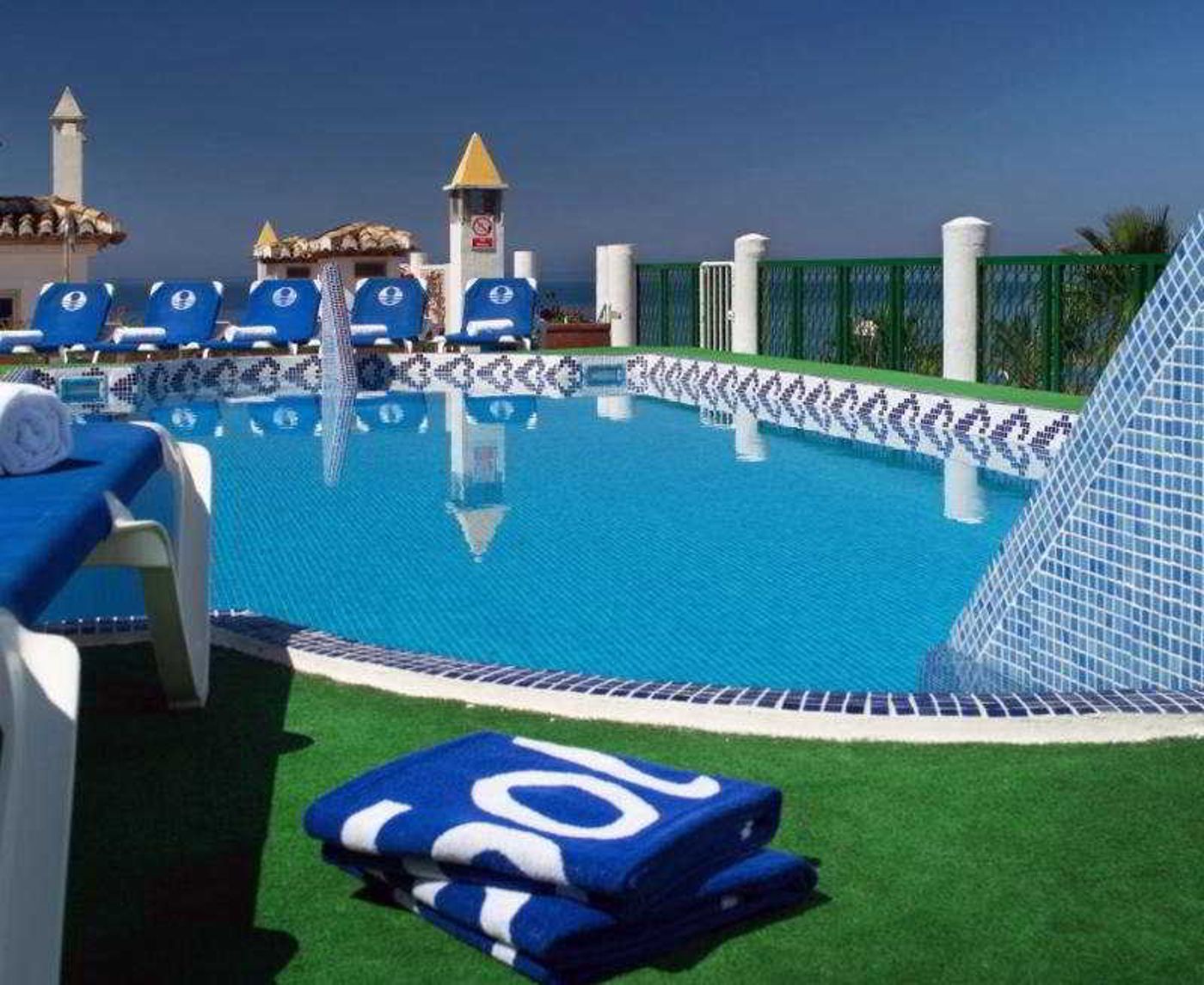 Sol-Los-Fenicios-Pool-3