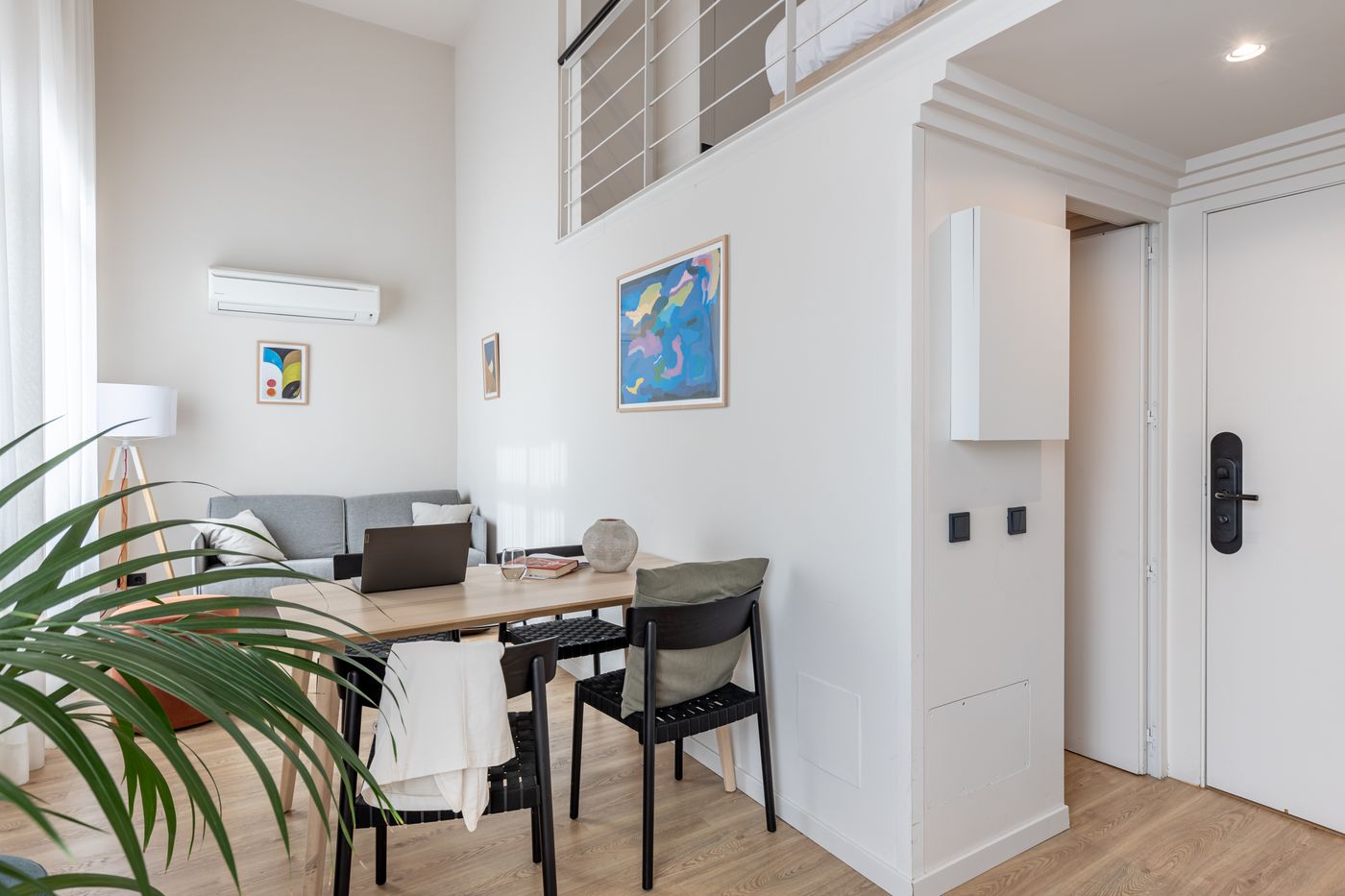 Room-Mate-Laura-Room-22