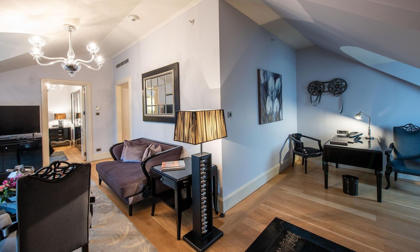 Pera-Palace-Hotel-Room-7