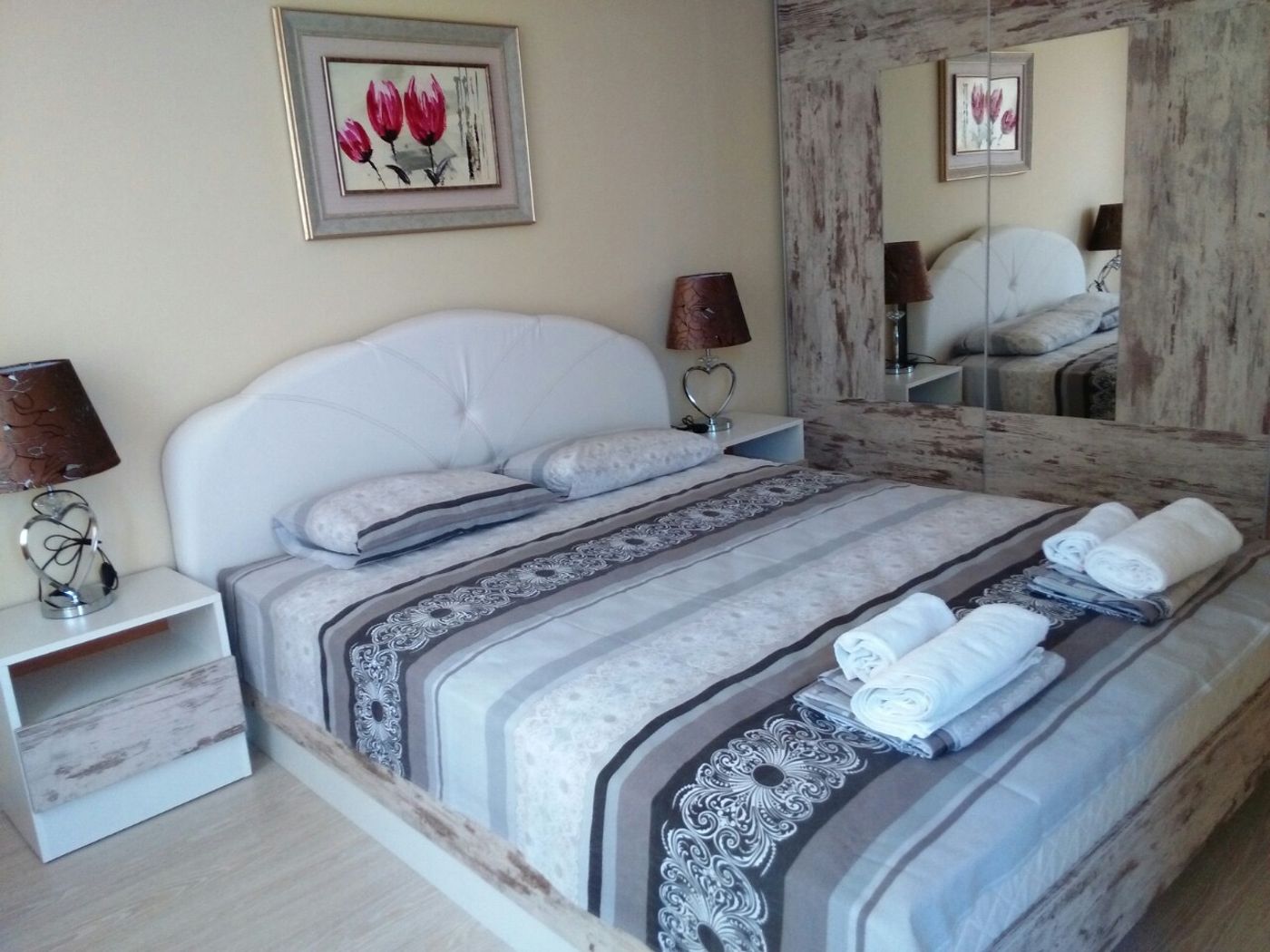 Persey-Admiral-Plaza-Apartments-Room-14