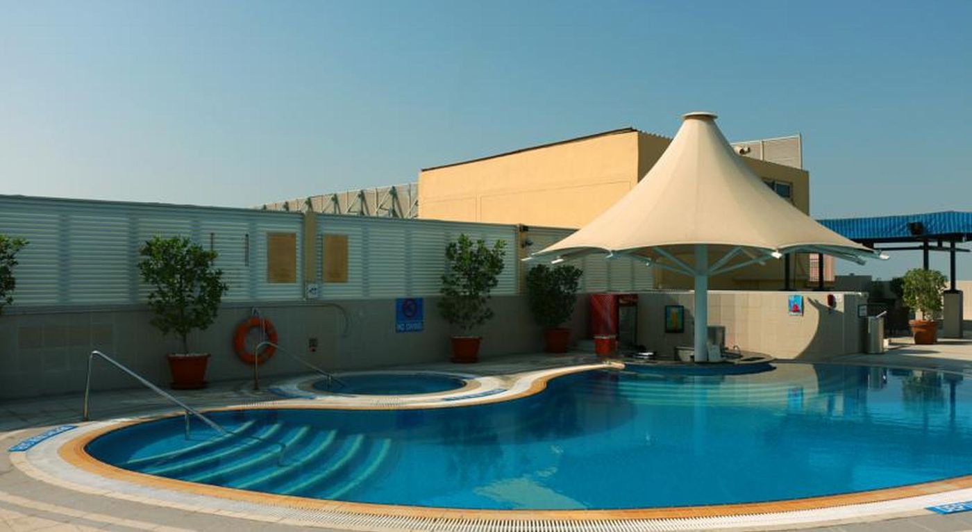 Grand-Excelsior-Deira-Hotel-Pool-1