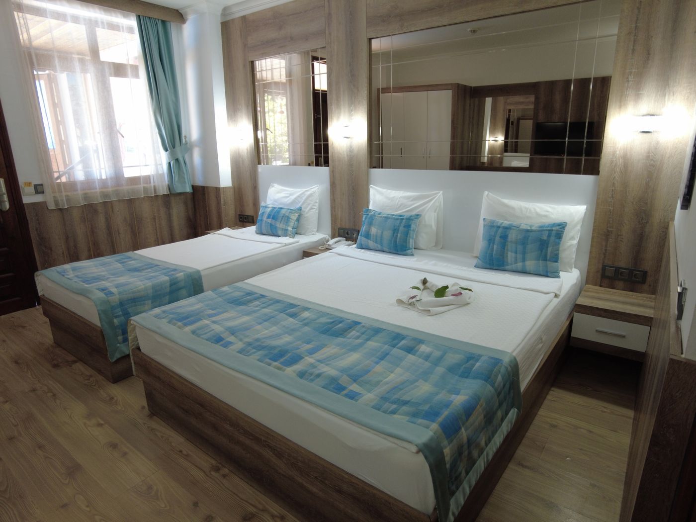 Oscar-Boutique-Hotel-Room-30