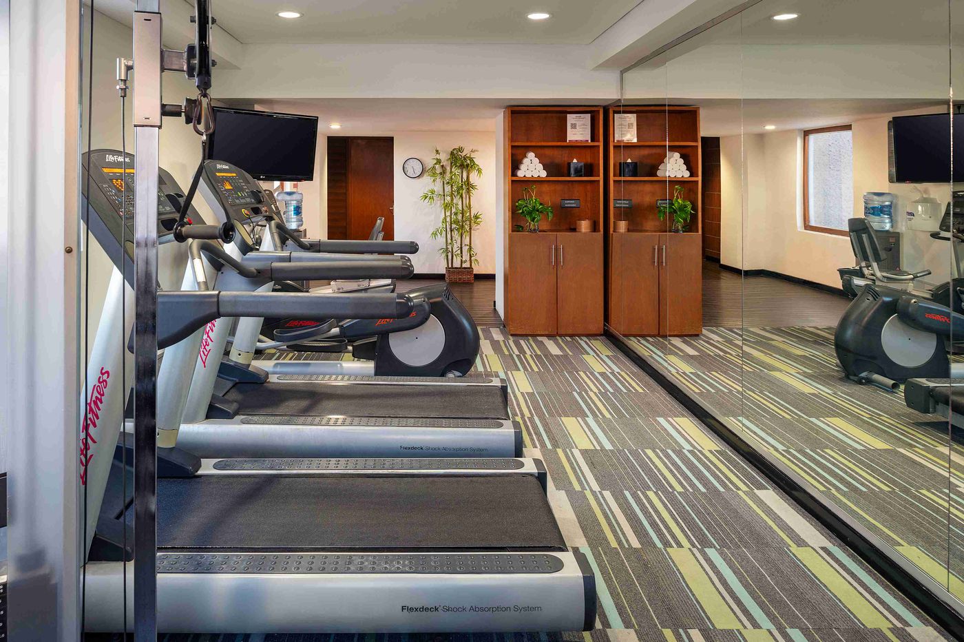 Aloft-Cancun-Sports-and-Entertainment-53