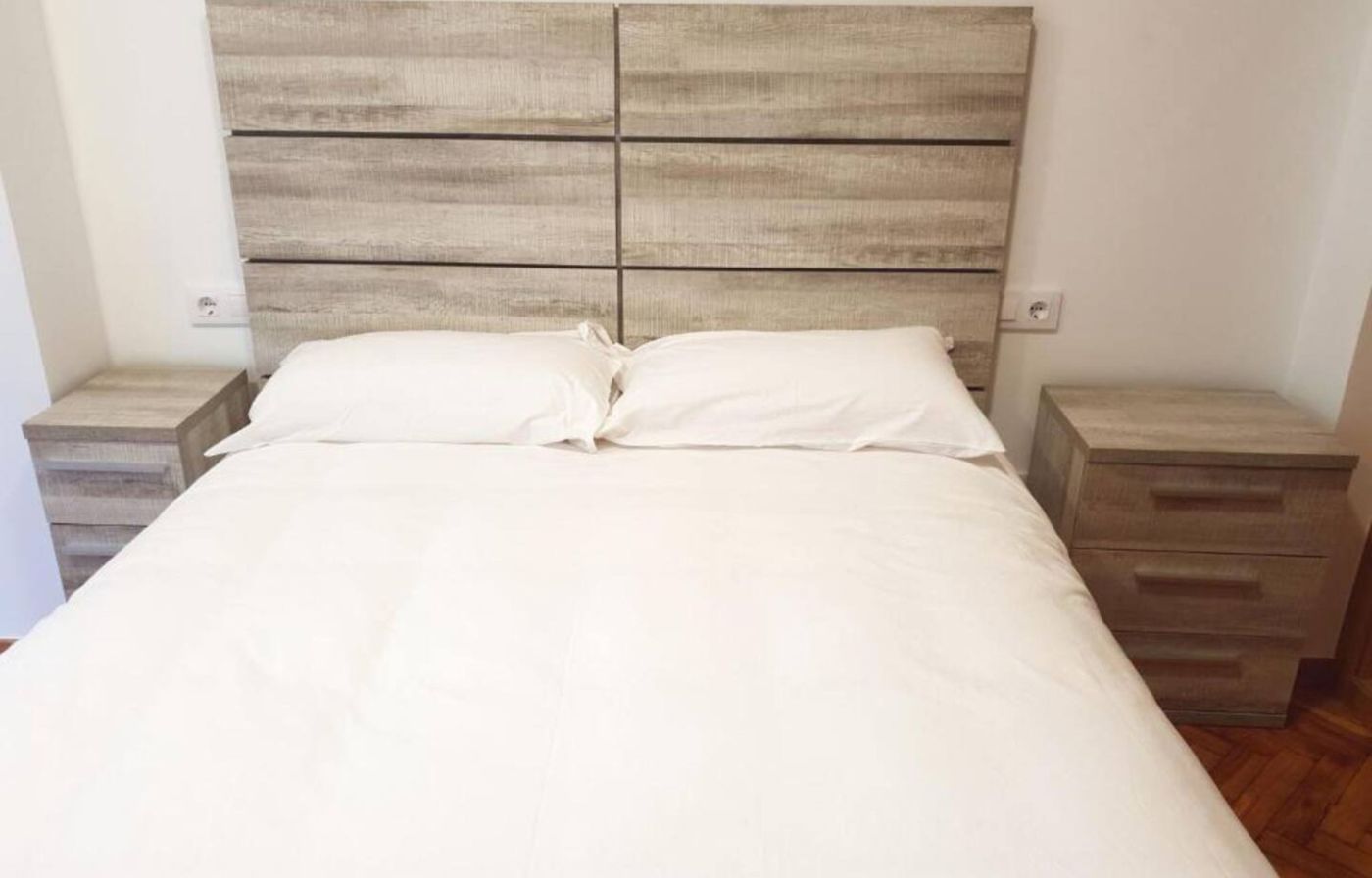 Cíes Suitel García Barbón 73-Spain-Vigo-Room-3