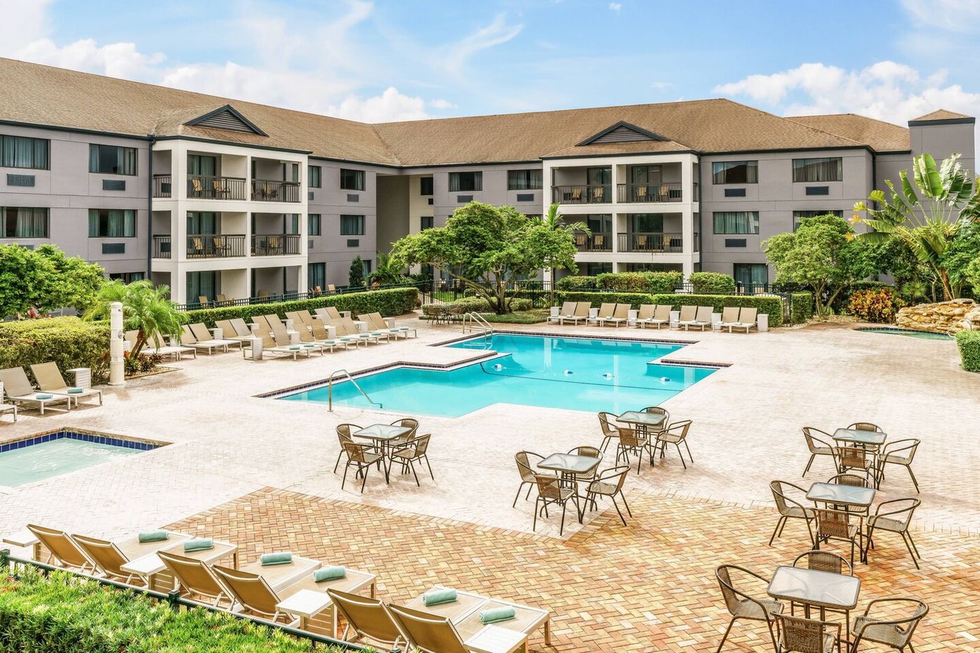 Courtyard by Marriott LBV at Vista Centre