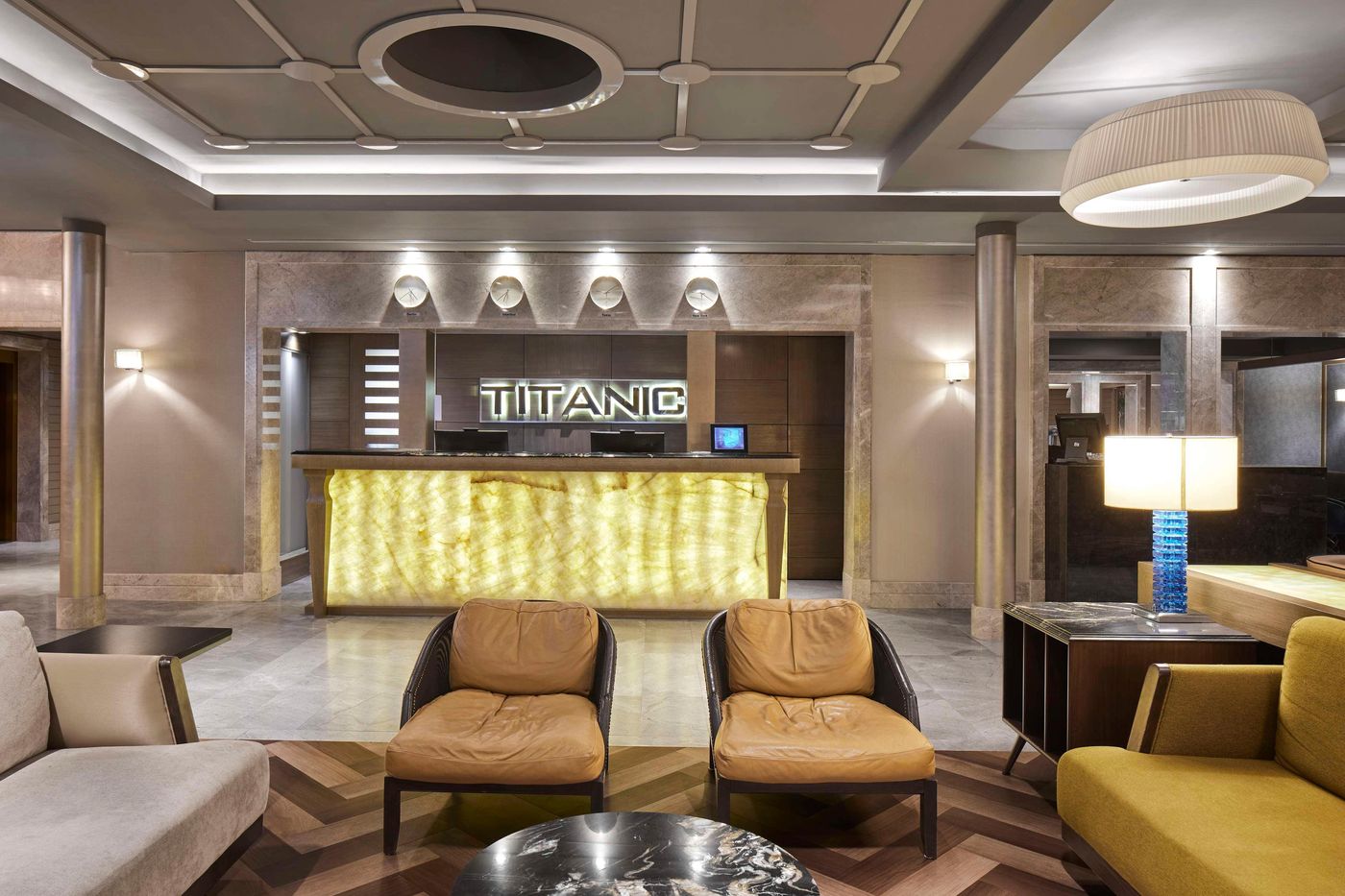 Titanic-Comfort-Mitte-Lobby-1